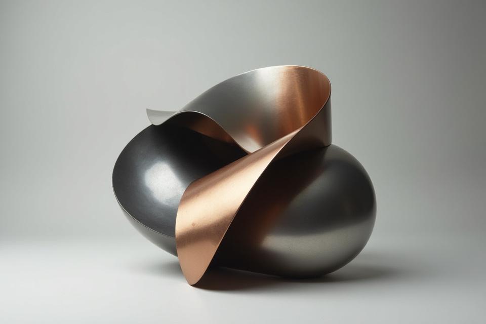 추상적 또는 구상적인 금속 조각 및 벽 예술 작품